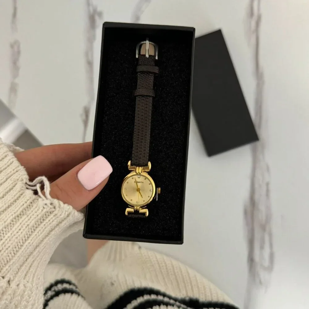SKU0132‎ Retro Gold Black strap Women Minimalist Watch Bracelet + gift bag